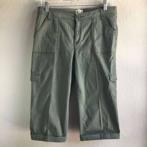 St. John's Bay Army Green Utility Gorpcore Military Capri Cargo Pants Size 6
